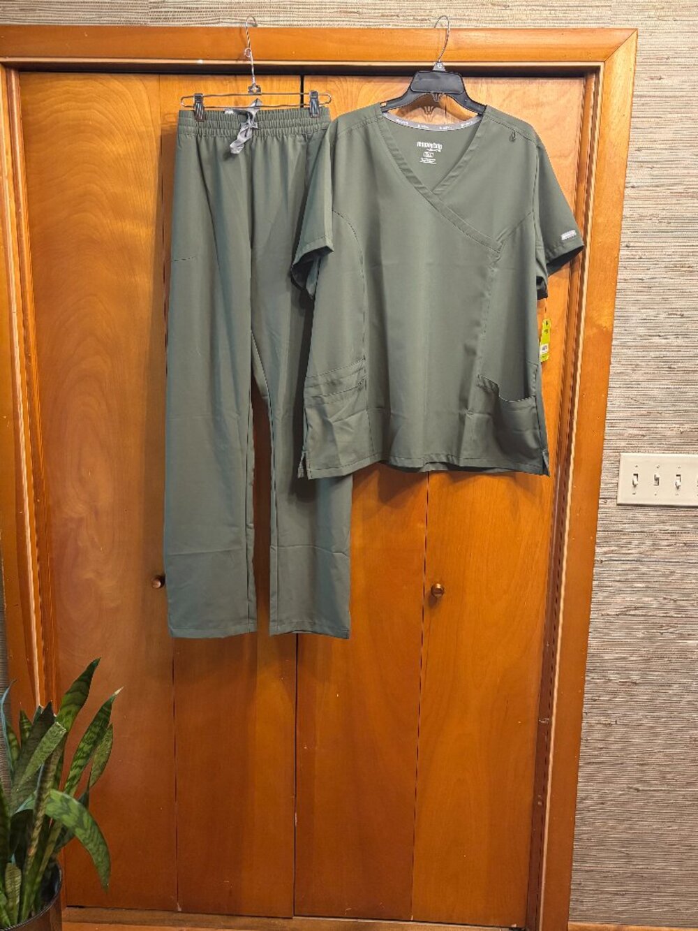 Maevn NWT Olive Scrubs 2XLT